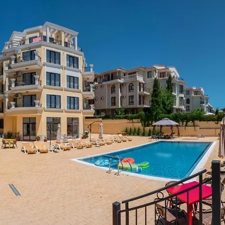 Apartment Horizon 17 'в' *